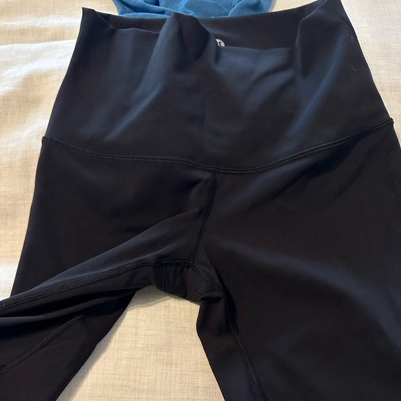 Lululemon high rise crop ‘23 size 4 - Picture 2 of 4